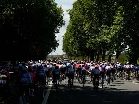 Momentka z 3. etapy na Tour de France 2025.