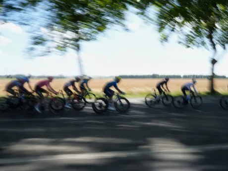Momentka z 3. etapy na Tour de France 2025.