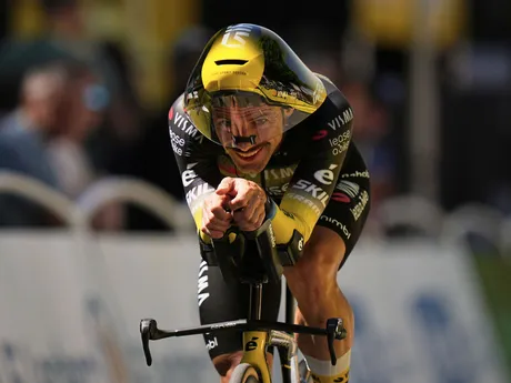 Alberto Dainese počas časovky v 5. etape Tour de France 2025