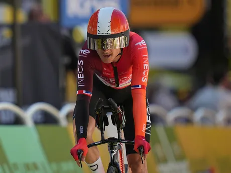 Geraint Thomas počas časovky v 5. etape Tour de France 2025