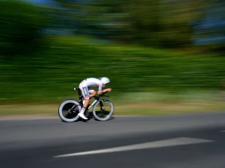 Tadej Pogačar počas časovky v 5. etape Tour de France 2025