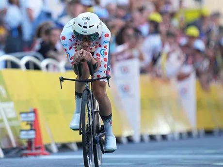 Tadej Pogačar počas časovky v 5. etape Tour de France 2025