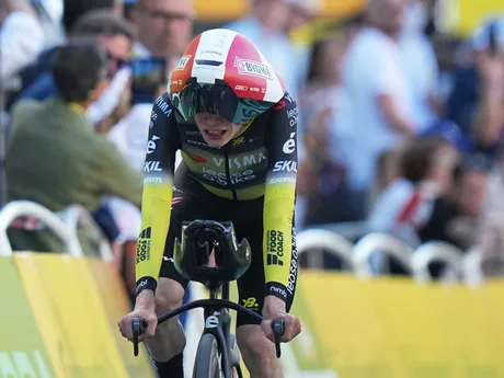 Jonas Vingegaard počas časovky v 5. etape Tour de France 2025
