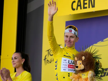 Tadej Pogačar v žltom drese po 5. etape Tour de France 2025