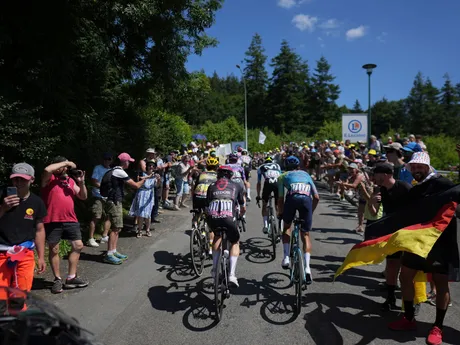Momentka zo 6. etapy Tour de France 2025