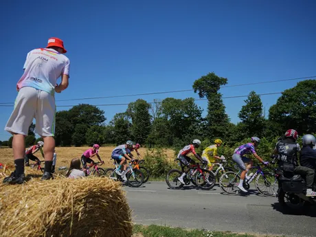Momentka z 8. etapy na Tour de France 2025.