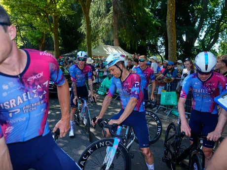 Momentka z 9. etapy na Tour de France 2025.
