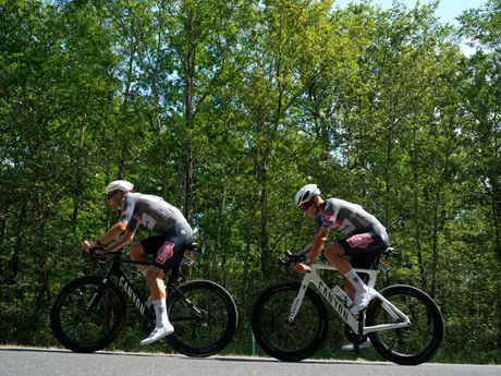 Momentka z 9. etapy na Tour de France 2025.