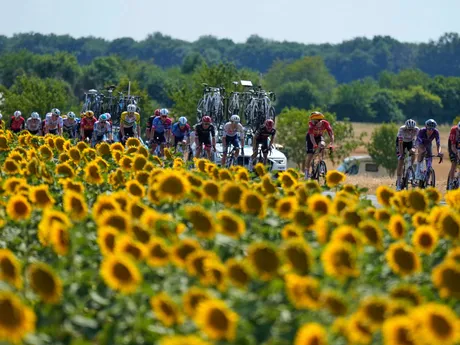 Momentka z 9. etapy na Tour de France 2025.