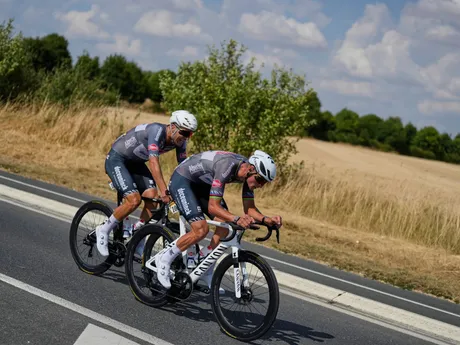Momentka z 9. etapy na Tour de France 2025.