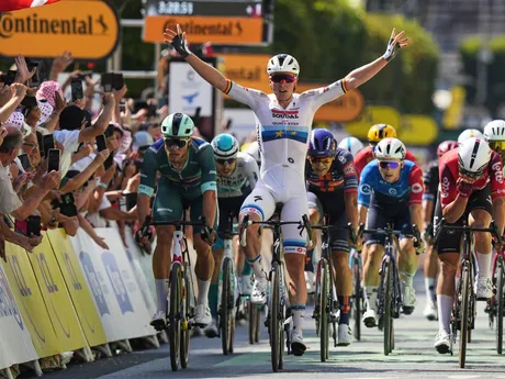 Tim Merlier z tímu Soudal Quick-Step vyhral 9. etapu na Tour de France 2025.