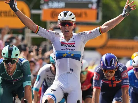Tim Merlier z tímu Soudal Quick-Step vyhral 9. etapu na Tour de France 2025.