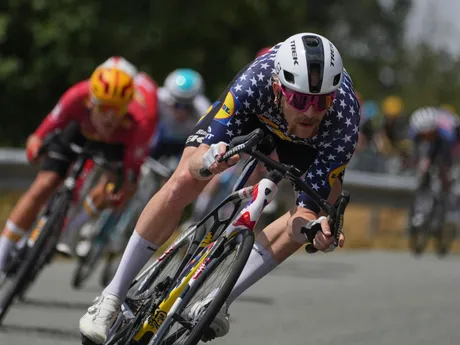 Momentka z 10. etapy na Tour de France 2025.