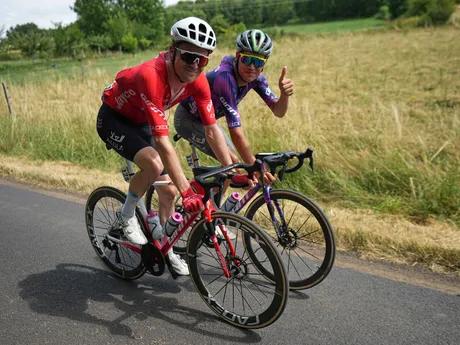 Momentka z 10. etapy na Tour de France 2025.