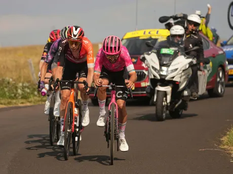 Momentka z 10. etapy na Tour de France 2025.