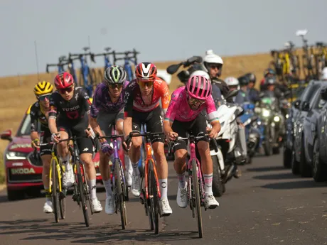 Momentka z 10. etapy na Tour de France 2025.