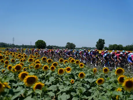 Momentka z 11. etapy na Tour de France 2025.