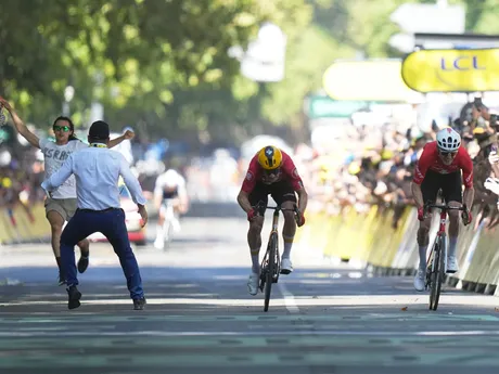 Jonas Abrahamsen vyhral 11. etapu na Tour de France 2025.