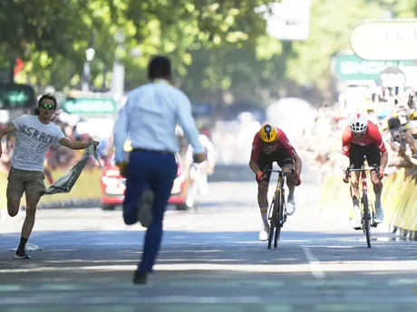 Jonas Abrahamsen vyhral 11. etapu na Tour de France 2025.