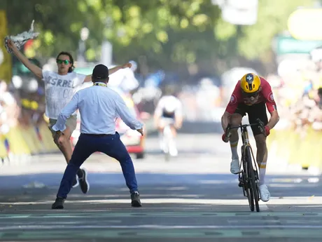 Jonas Abrahamsen vyhral 11. etapu na Tour de France 2025.