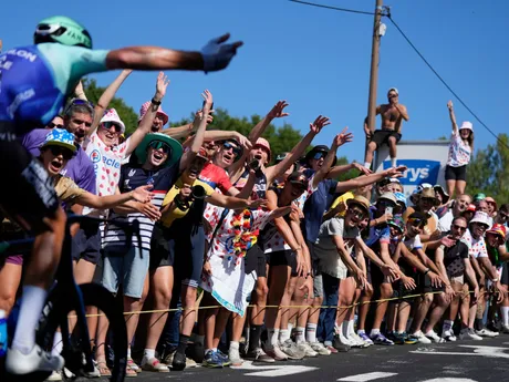 Momentka z 11. etapy na Tour de France 2025.