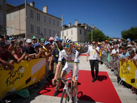 Tadej Pogačar na štarte 12. etapy Tour de France 2025.