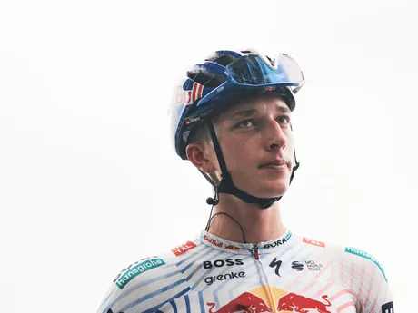 Florian Lipowitz pred štartom 14. etapy Tour de France 2025.