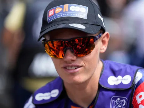 Oscar Onley pred štartom 15. etapy Tour de France 2025.