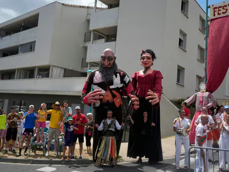 Fanúšikovia počas 15. etapy Tour de France 2025.