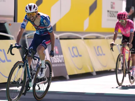 Valentin Paret Peintre víťazí v 16. etape Tour de France 2025