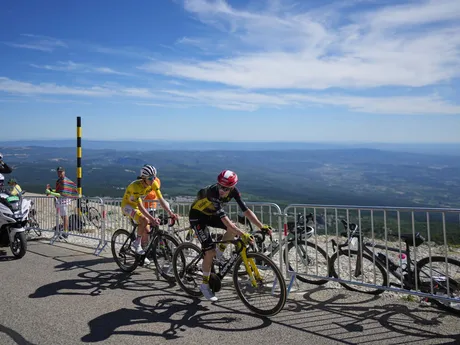 Jonas Vingegaard a Tadej Pogačar v 16. etape Tour de France 2025