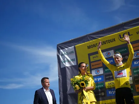 Tadej Pogačar v žltom drese po 16. etape Tour de France 2025
