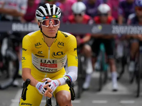 Tadej Pogačar pred štartom 17. etapy Tour de France 2025.