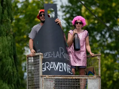 Fanúšikovia počas 17. etapy Tour de France 2025.