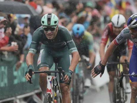 Jonathan Milan vyhral 17. etapu Tour de France 2025