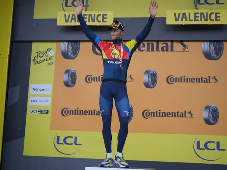 Jonathan Milan vyhral 17. etapu Tour de France 2025