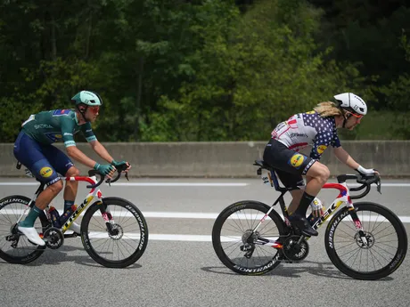 Cyklisti počas 18. etapy Tour de France 2025.