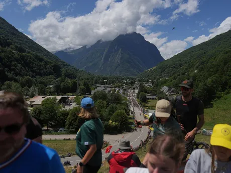 Fanúšikovia počas 18. etapy Tour de France 2025.