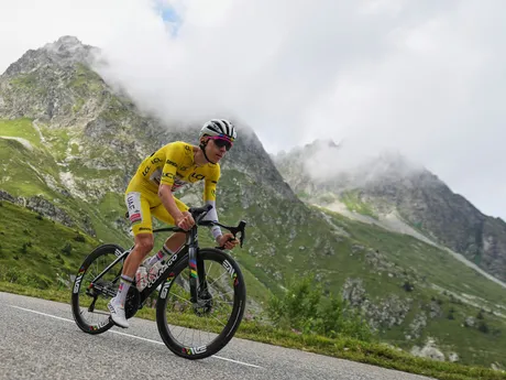 Tadej Pogačar počas 18. etapy Tour de France 2025.