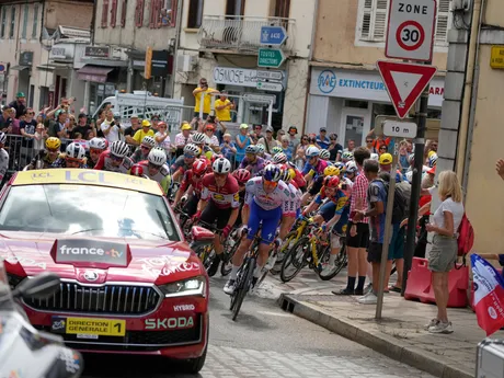 Pelotón počas 19. etapy na Tour de France. 
