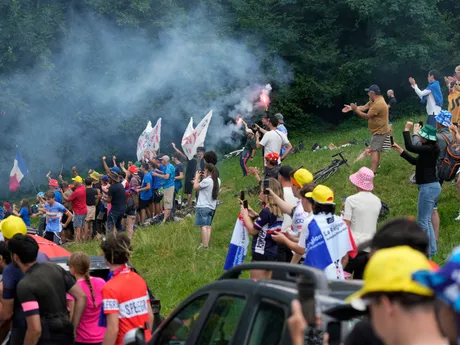 Diváci počas 19. etapy na Tour de France. 