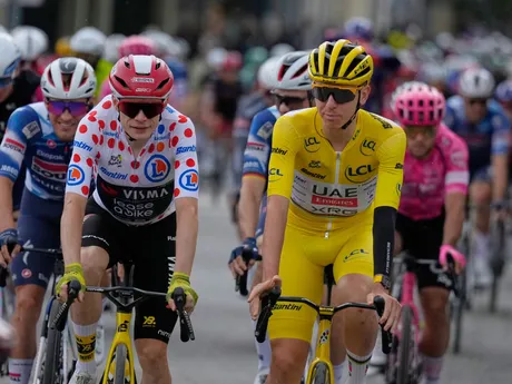 Tadej Pogačar a Jonas Vingegaard v 21. etape Tour de France 2025