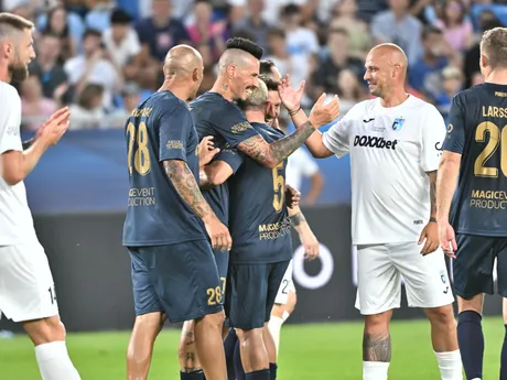Na snímke uprostred Marek Hamšík počas rozlúčkového zápasu na Národnom futbalovom štadióne 5. júla 2025 v Bratislave.
