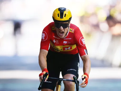 Jonas Abrahamsen z tímu Uno-X Mobility vyhral 11. etapu na Tour de France 2025.