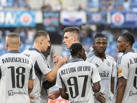 Na snímke radosť hráčov Slovana po góle v zápase 4. kola futbalovej Niké ligy medzi ŠK Slovan Bratislava - MFK Skalica.