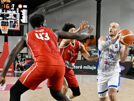 Šimon Krajčovič (Slovensko), Selim Fofana a Yasmin Mambo (obaja Švajčiarsko) v stretnutí druhej fázy predkvalifikácie MS 2027.