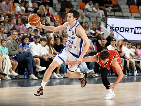 Timotej Malovec (slovensko) a vľavo Yuri Solca (Švajčiarsko).