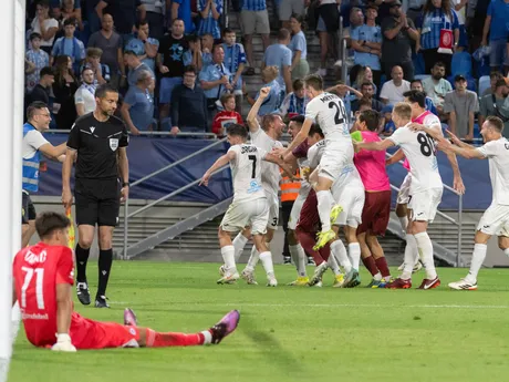 Na snímke hráči Kajratu Almaty sa tešia z výhry po odvetnom zápase 3. predkola Ligy majstrov vo futbale ŠK Slovan Bratislava – Kajrat Almaty.