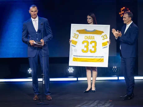 bývalý slovenský obranca Zdeno Chára, ktorého uviedli do Siene slávy slovenského hokeja počas slávnostného galavečera