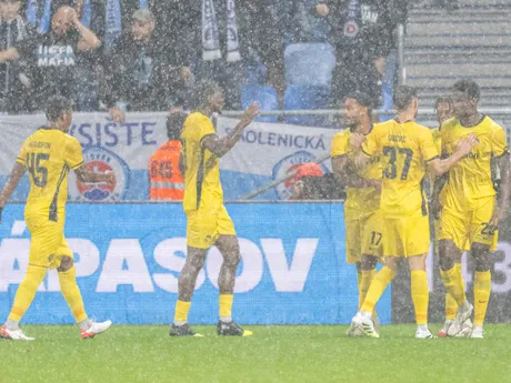 Na snímke gólová radosť hráčov Bernu v prvom zápase play-off Európskej ligy UEFA 2025/26 ŠK Slovan Bratislava - BSC Young Boys.
